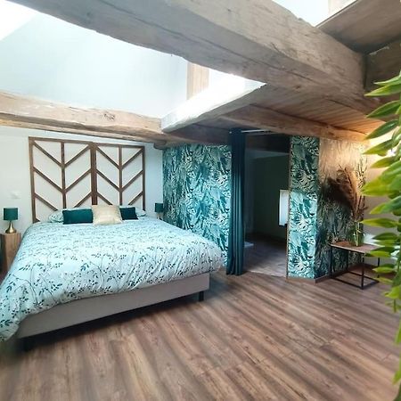 Appartement Independant La Tour Des Tuileries Aydoilles Zewnętrze zdjęcie
