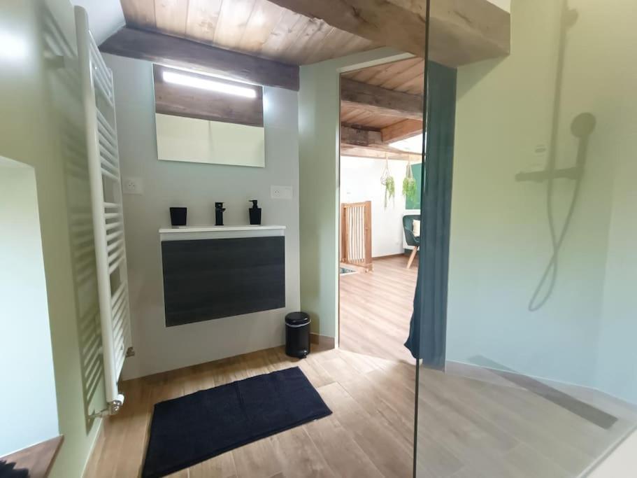 Appartement Independant La Tour Des Tuileries Aydoilles Zewnętrze zdjęcie