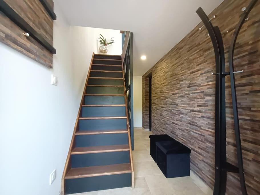 Appartement Independant La Tour Des Tuileries Aydoilles Zewnętrze zdjęcie