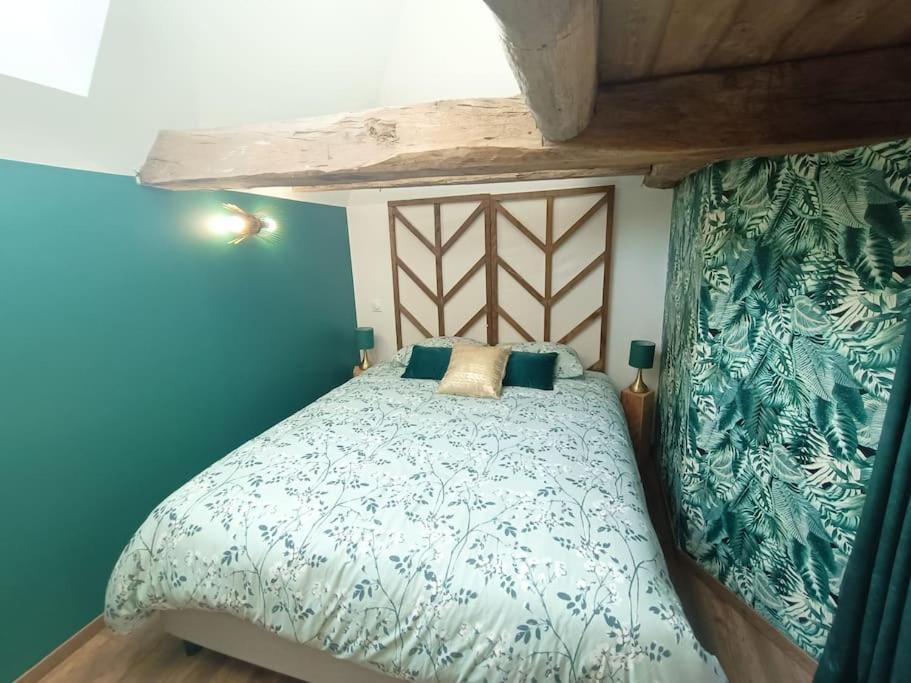 Appartement Independant La Tour Des Tuileries Aydoilles Zewnętrze zdjęcie