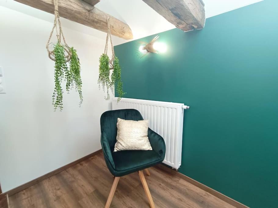 Appartement Independant La Tour Des Tuileries Aydoilles Zewnętrze zdjęcie