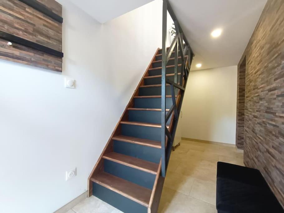 Appartement Independant La Tour Des Tuileries Aydoilles Zewnętrze zdjęcie